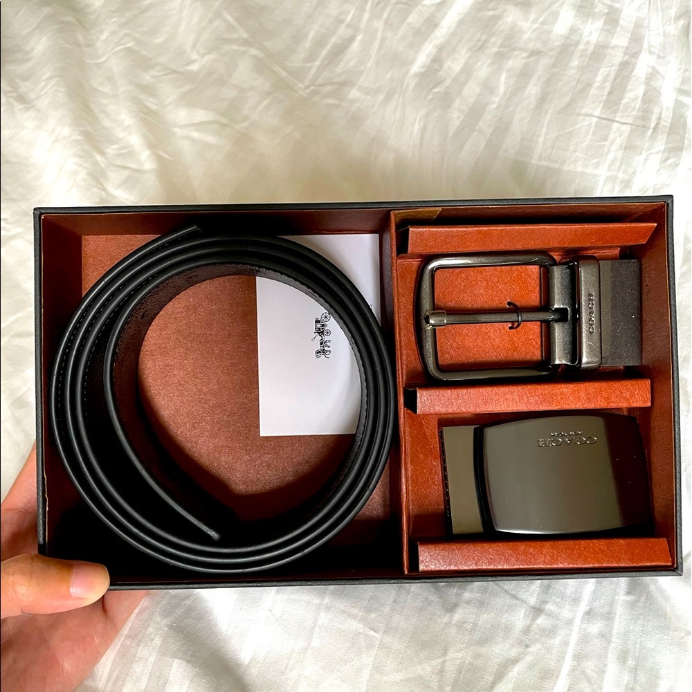 NIB Coach men’s belt set